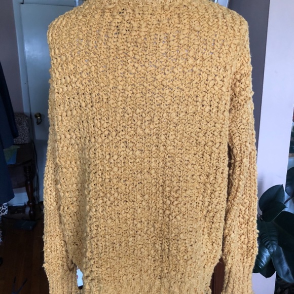 Cozy Rue 21 sweater - Picture 5 of 6